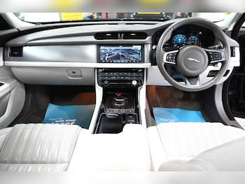 Used Jaguar XF 2018 for sale - 78897017: Photo