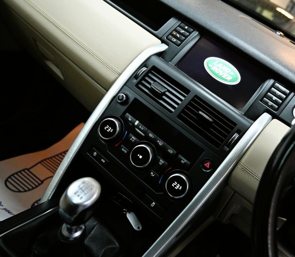 Used Land Rover Discovery Sport 2018 for sale - 77885004: Photo 31