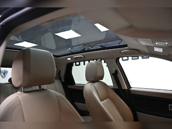 Used Land Rover Discovery Sport 2018 for sale - 77885004: Photo