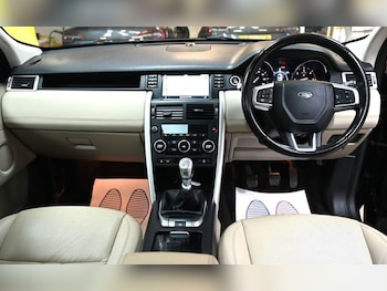 Used Land Rover Discovery Sport 2018 for sale - 77885004: Photo