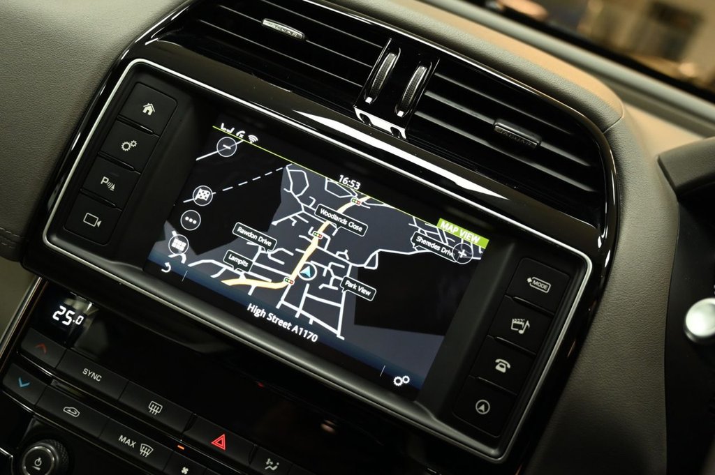 Used Jaguar XE 2015 for sale - 76482021: Photo 14