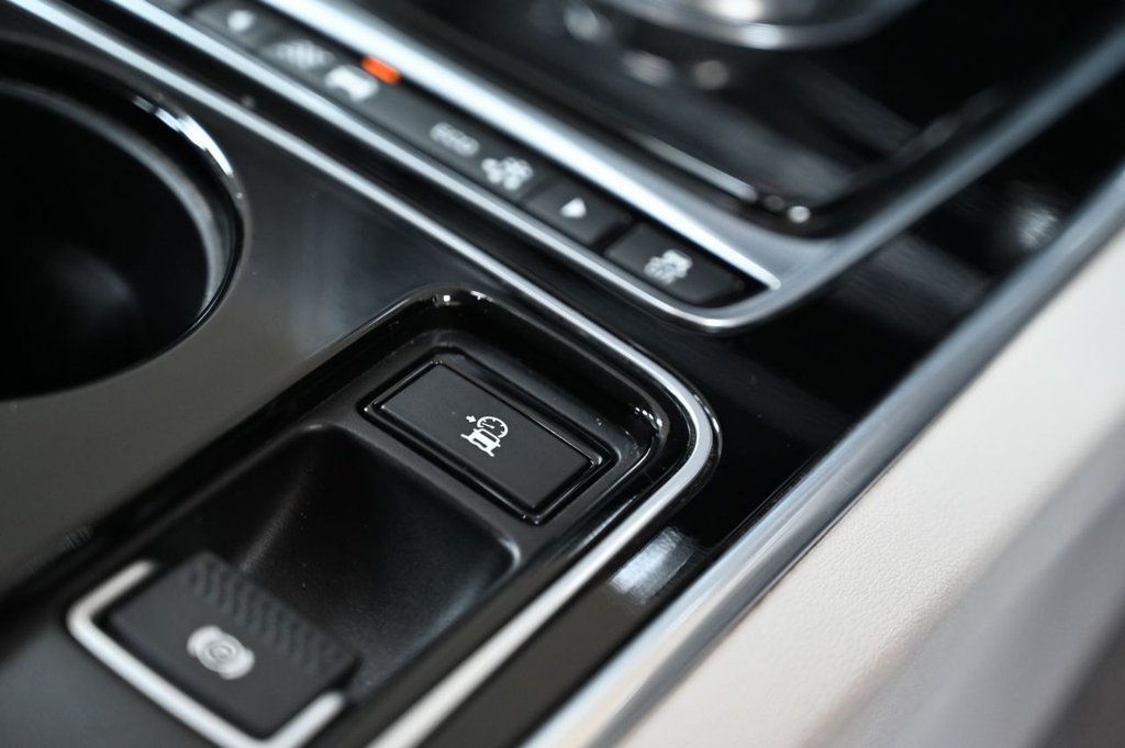 Used Jaguar XE 2015 for sale - 76482021: Photo 22