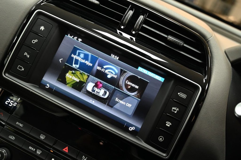 Used Jaguar XE 2015 for sale - 76482021: Photo 27