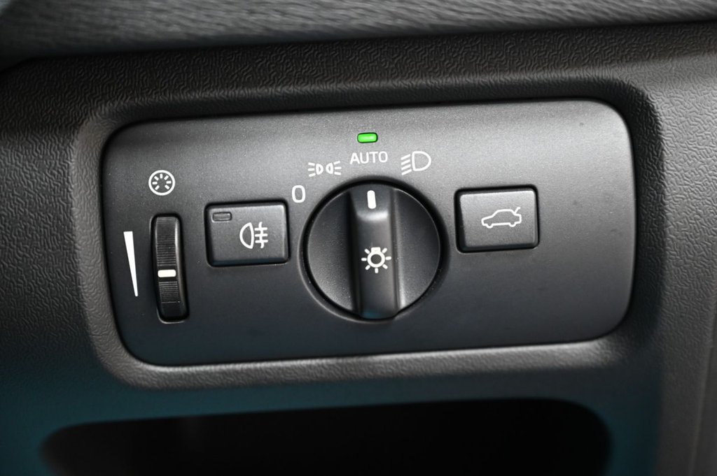 Used Volvo V40 2016 for sale - 76559245: Photo 16