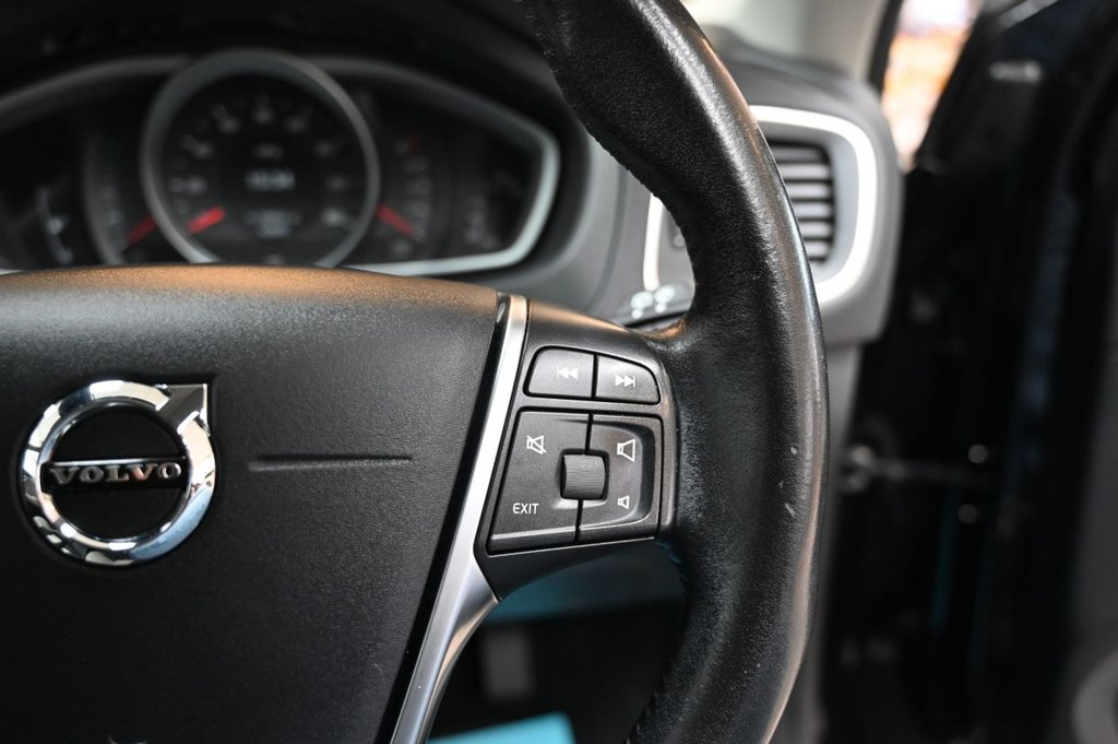 Used Volvo V40 2016 for sale - 76559245: Photo 21