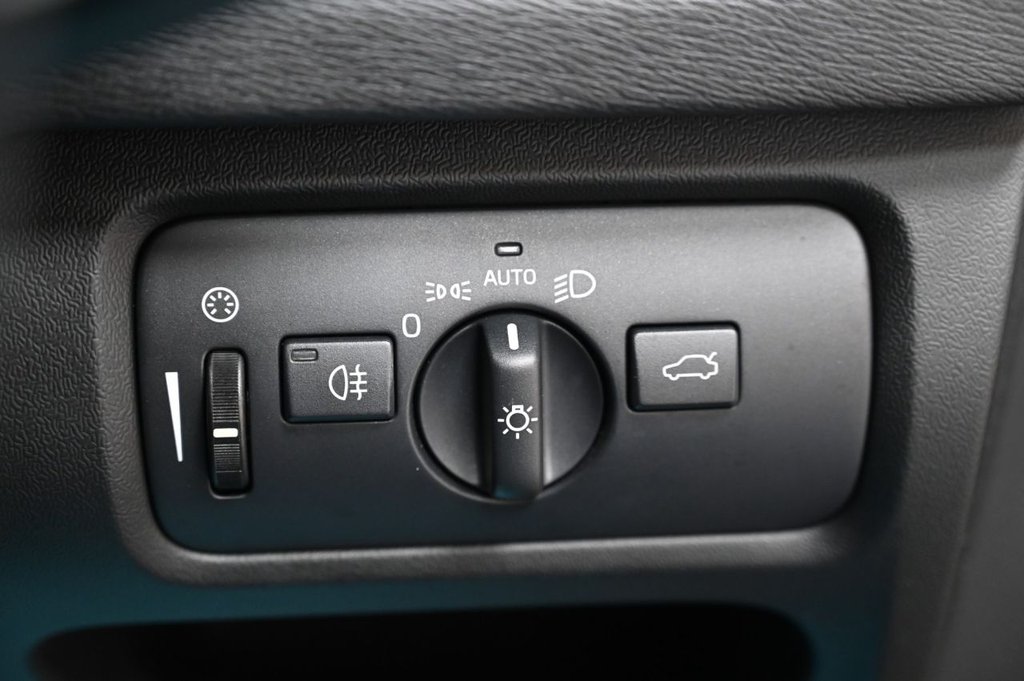 Used Volvo V40 2016 for sale - 76559245: Photo 22