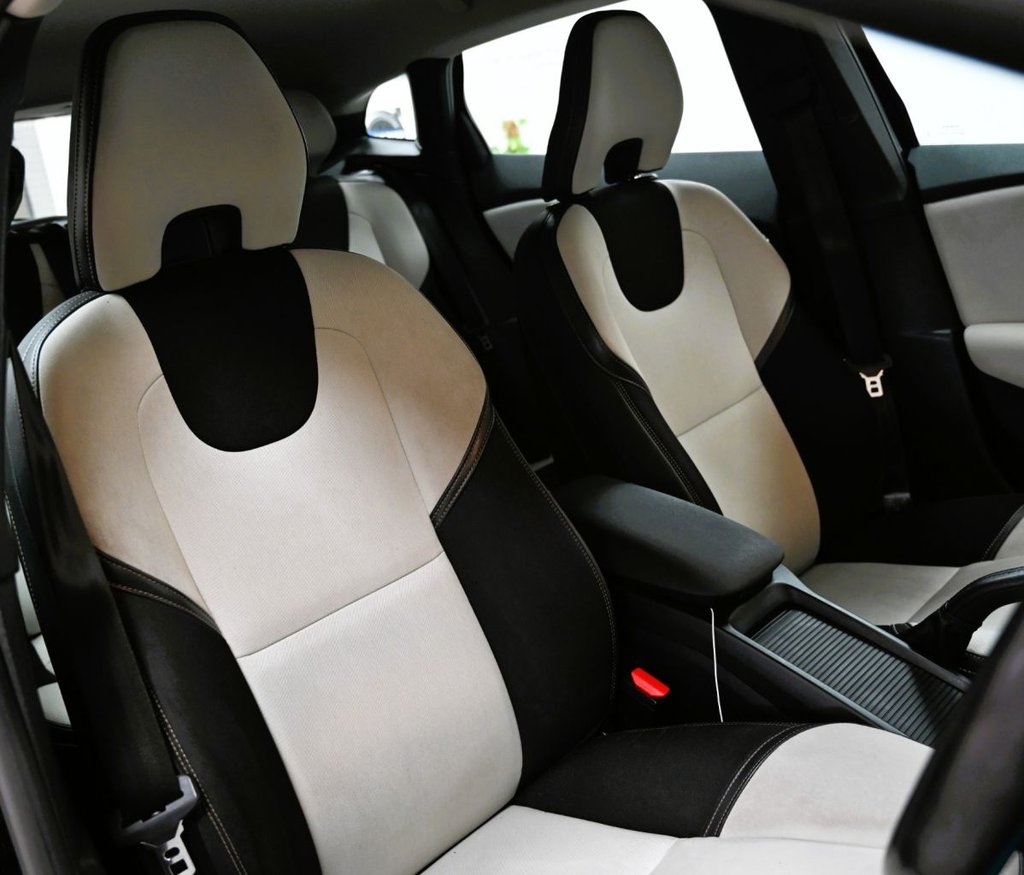 Used Volvo V40 2016 for sale - 76559245: Photo 4