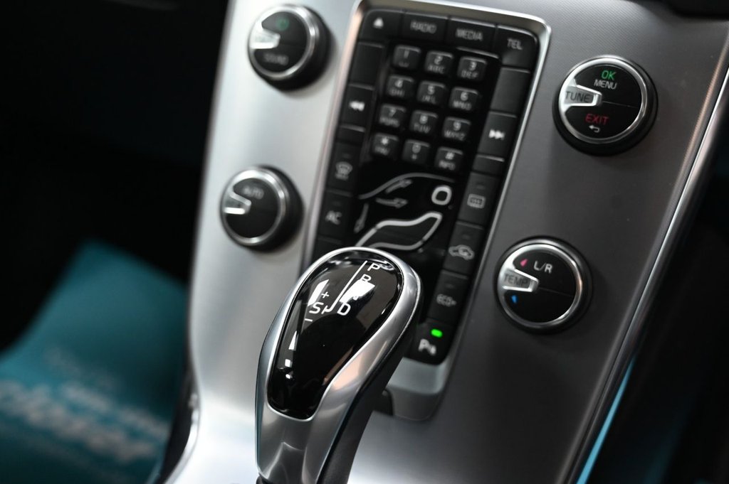 Used Volvo V40 2016 for sale - 76559245: Photo 6