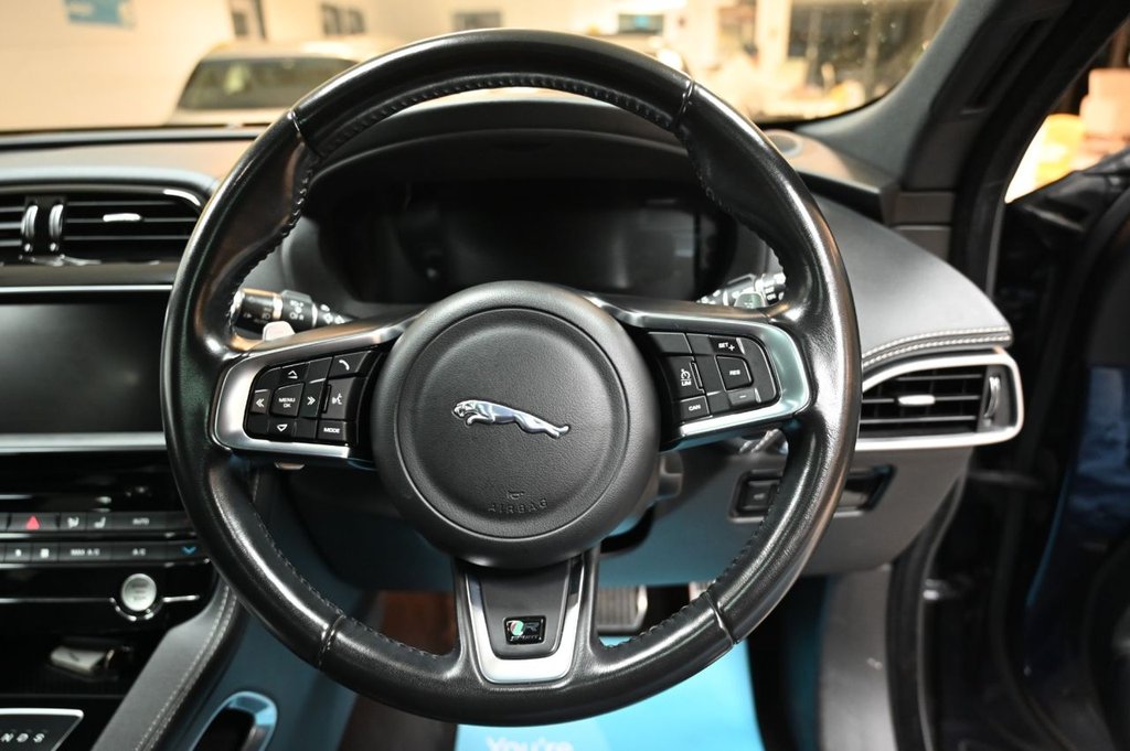 Used Jaguar F-Pace 2018 for sale - 77621171: Photo 14