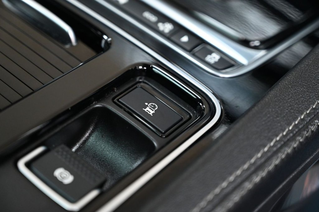 Used Jaguar F-Pace 2018 for sale - 77621171: Photo 33