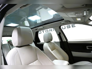 Used Land Rover Discovery Sport 2016 for sale - 78336404: Photo