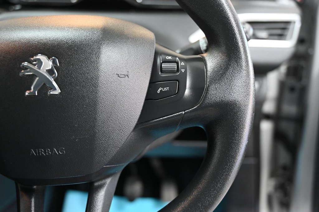 Used Peugeot 208 2013 for sale - 77748267: Photo 26