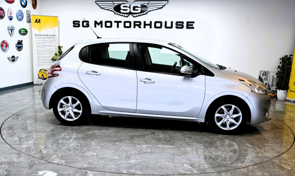 Used Peugeot 208 2013 for sale - 77748267: Photo 7