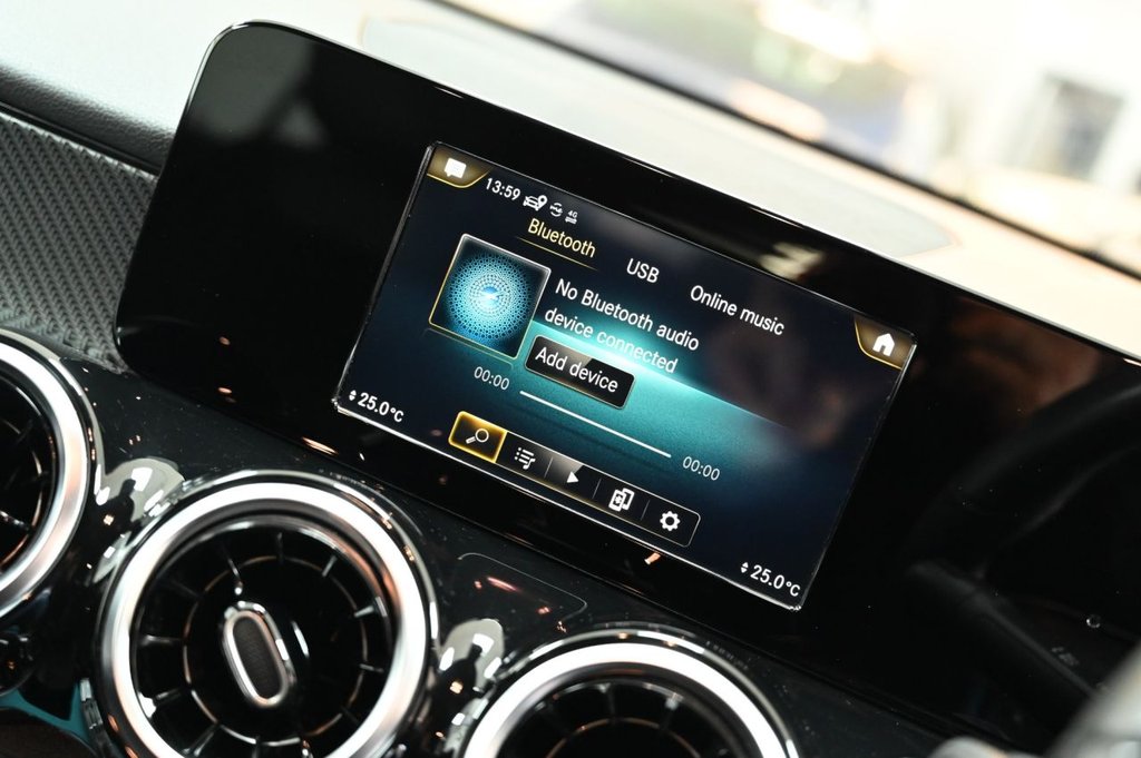 Used Mercedes-Benz GLB 2021 for sale - 76482333: Photo 32