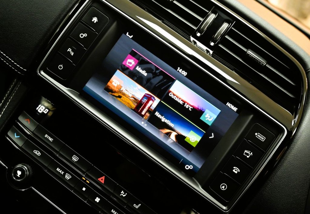 Used Jaguar F-Pace 2017 for sale - 76977496: Photo 24