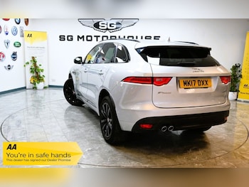 Used Jaguar F-Pace 2017 for sale - 76977496: Photo