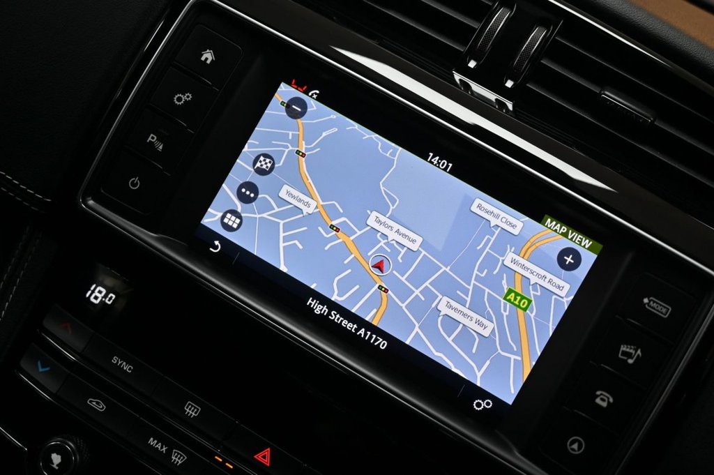 Used Jaguar F-Pace 2017 for sale - 76977496: Photo 5