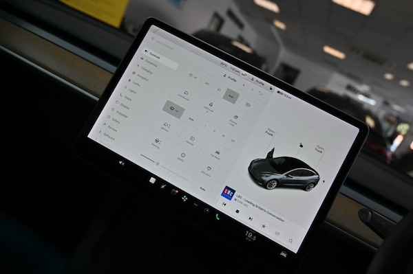 Used Tesla Model 3 2021 for sale - 76261336: Photo 20