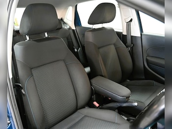 Used Volkswagen Polo 2016 for sale - 78414055: Photo