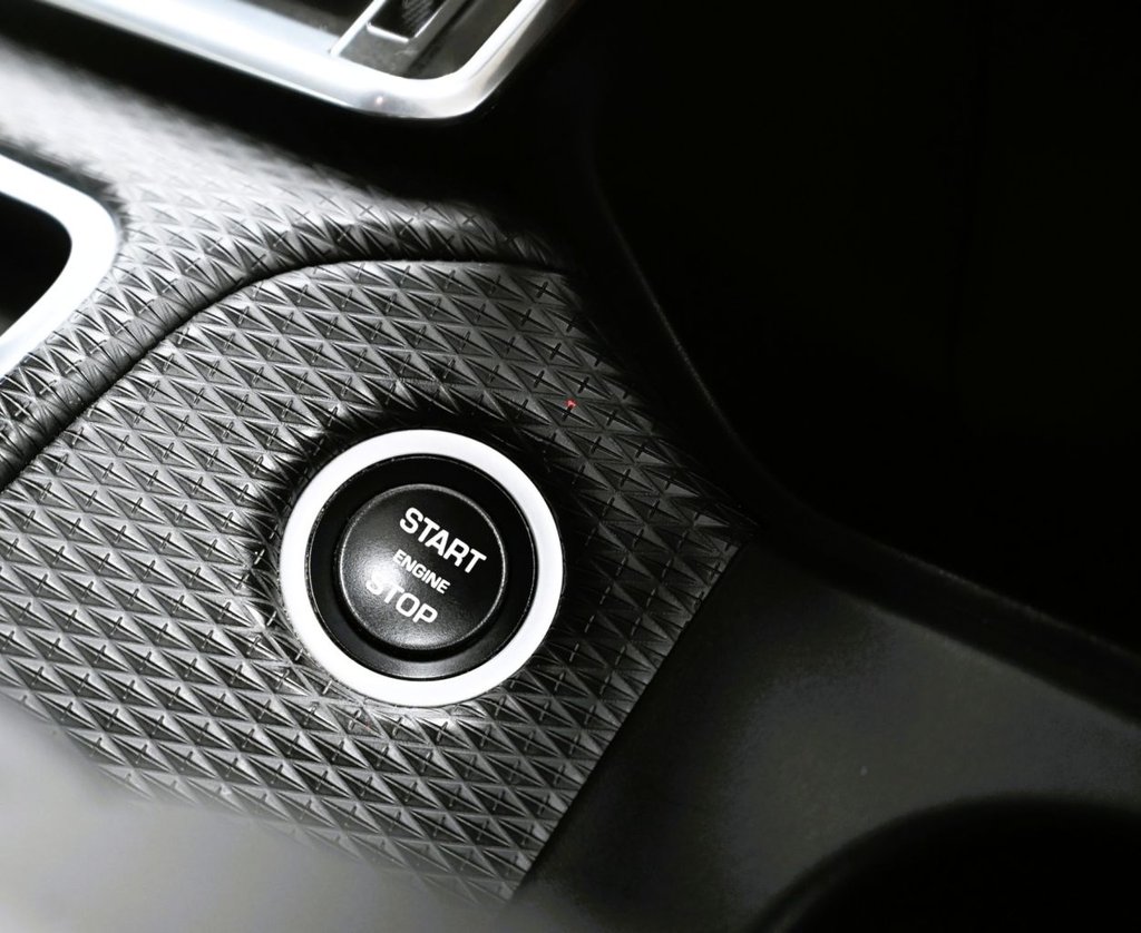 Used Land Rover Range Rover Velar 2017 for sale - 77372880: Photo 16