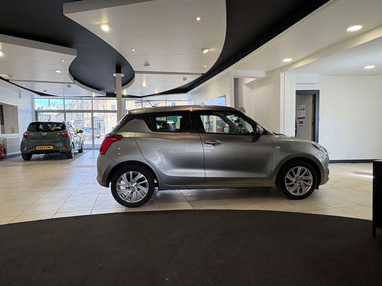 Used Suzuki Swift 2023 for sale - 78166708: Photo 3