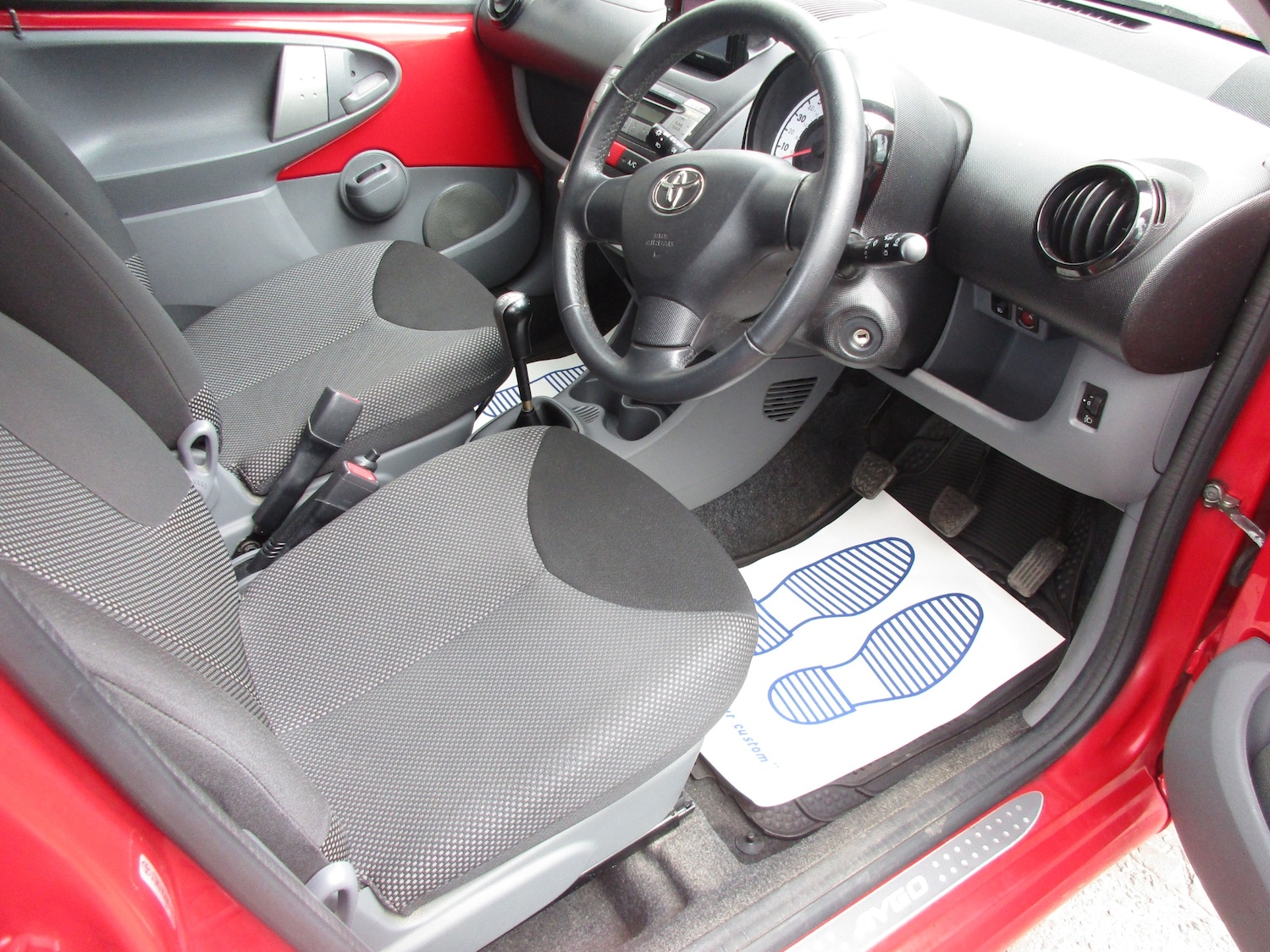 Used Toyota AYGO 2011 for sale - 78053948: Photo 10