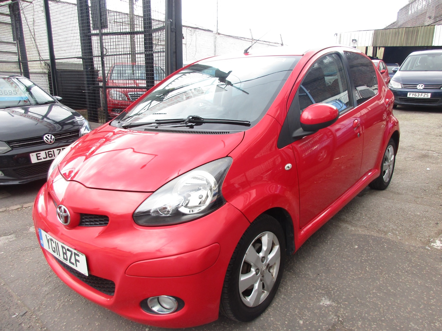Used Toyota AYGO 2011 for sale - 78053948: Photo 2