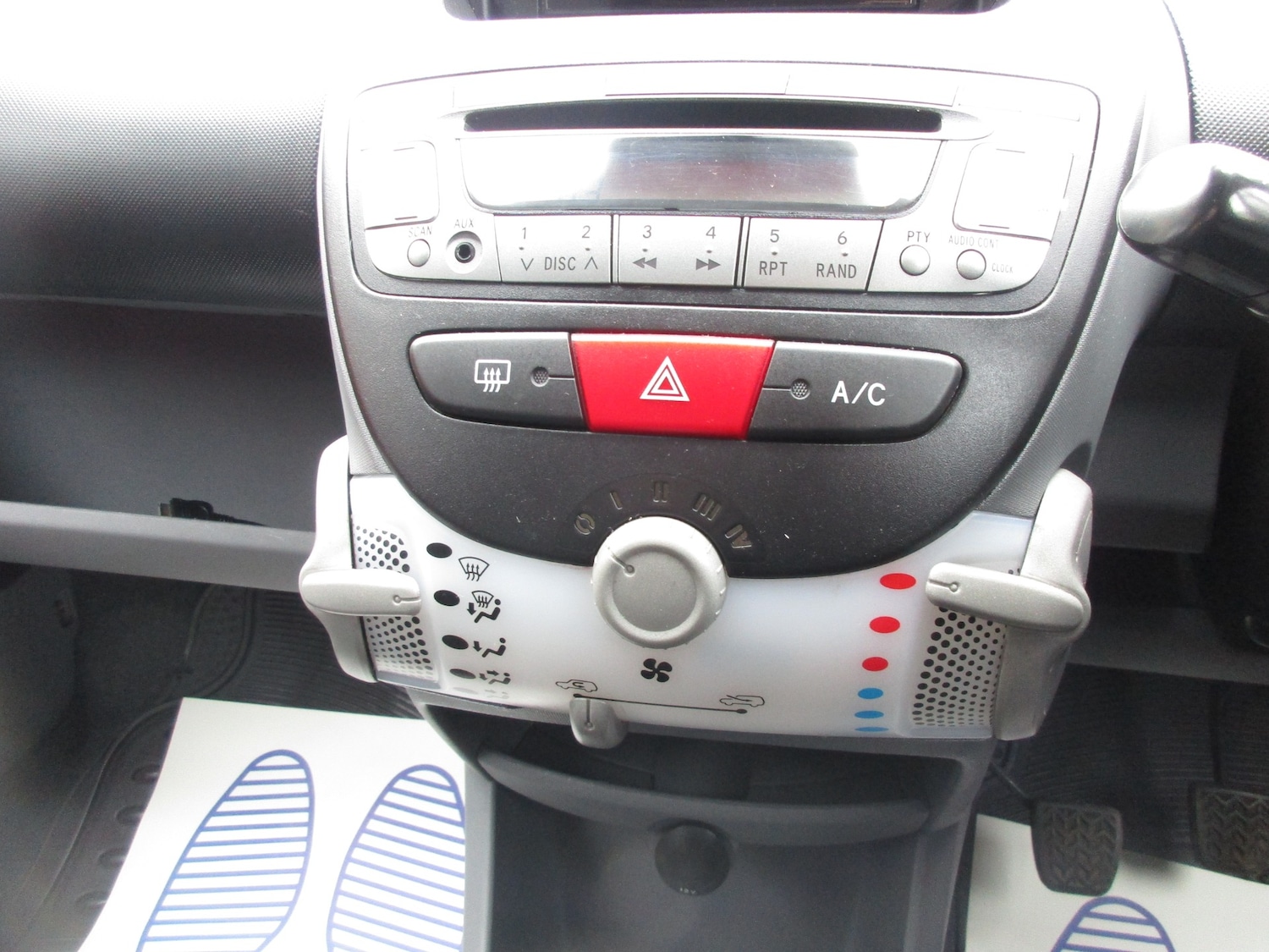 Used Toyota AYGO 2011 for sale - 78053948: Photo 7