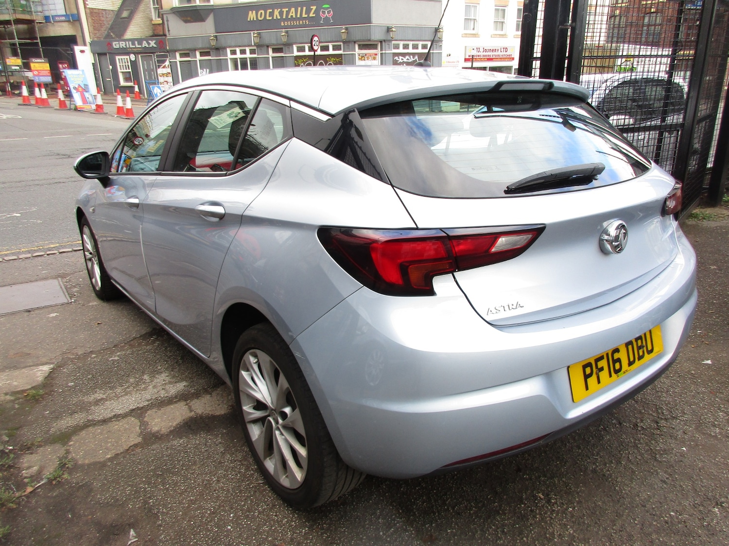 Used Vauxhall Astra 2016 for sale - 76331124: Photo 3