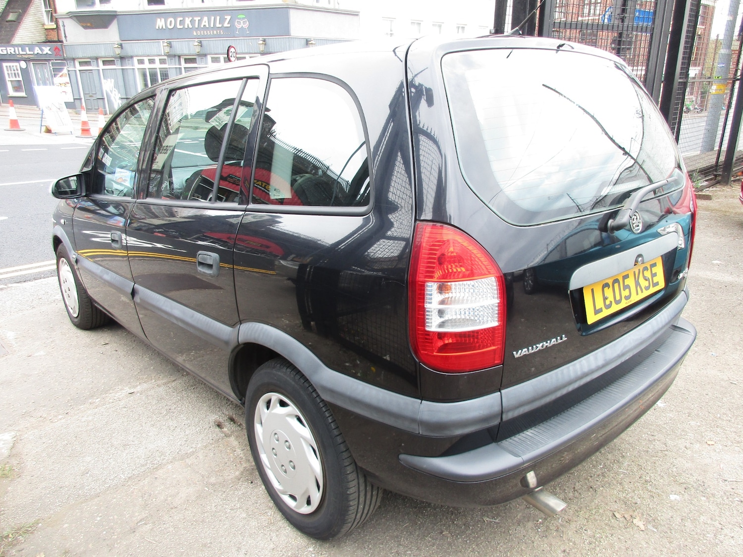 Used Vauxhall Zafira 2005 for sale - 78182359: Photo 3