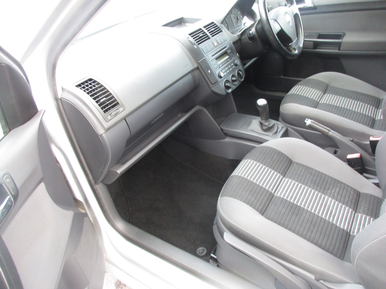 Used Volkswagen Polo 2009 for sale - 75924613: Photo 9