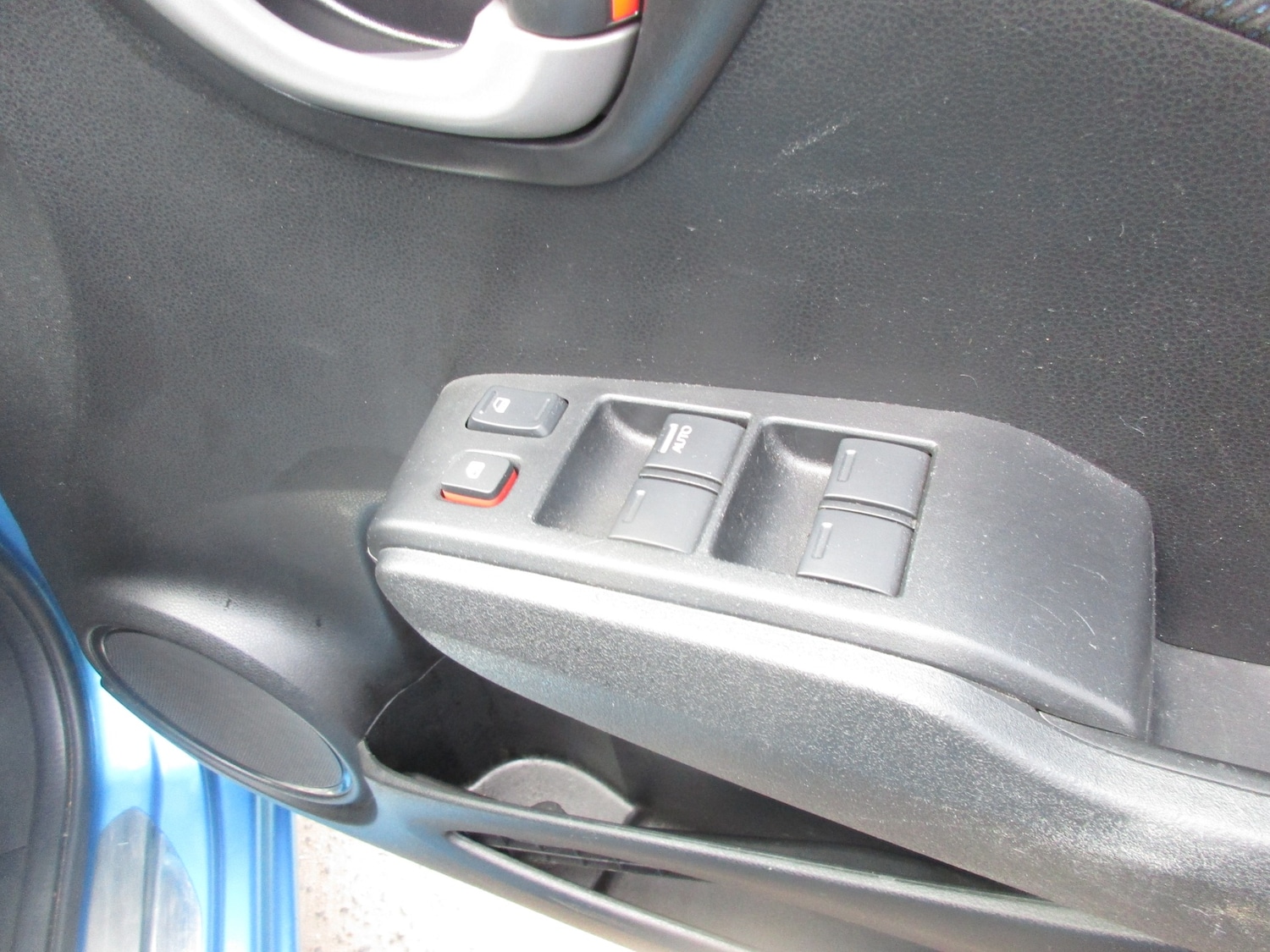 Used Honda Jazz 2009 for sale - 76231376: Photo 25