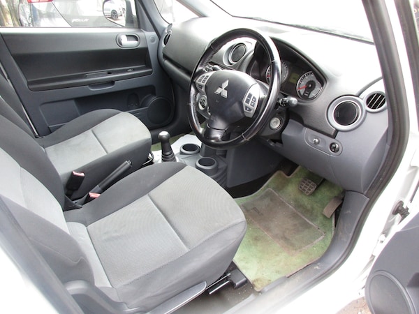 Used Mitsubishi Colt 2009 for sale - 73242176: Photo 8