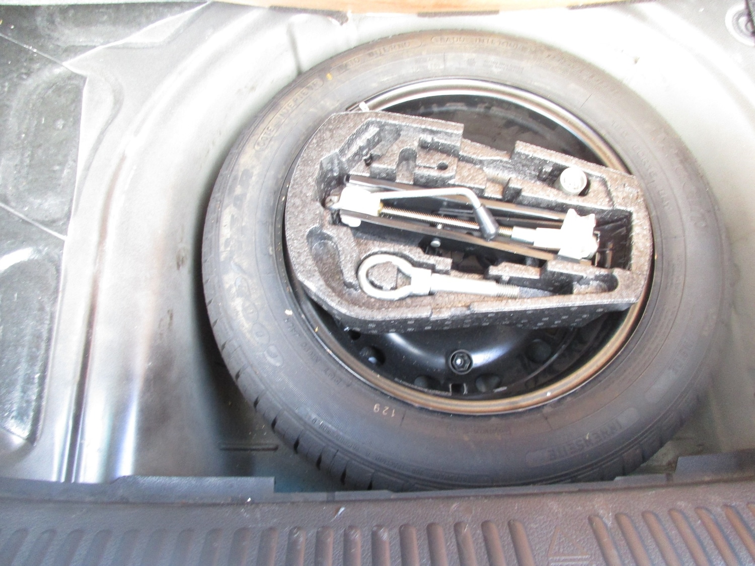 Used Volkswagen Polo 2012 for sale - 77235601: Photo 11