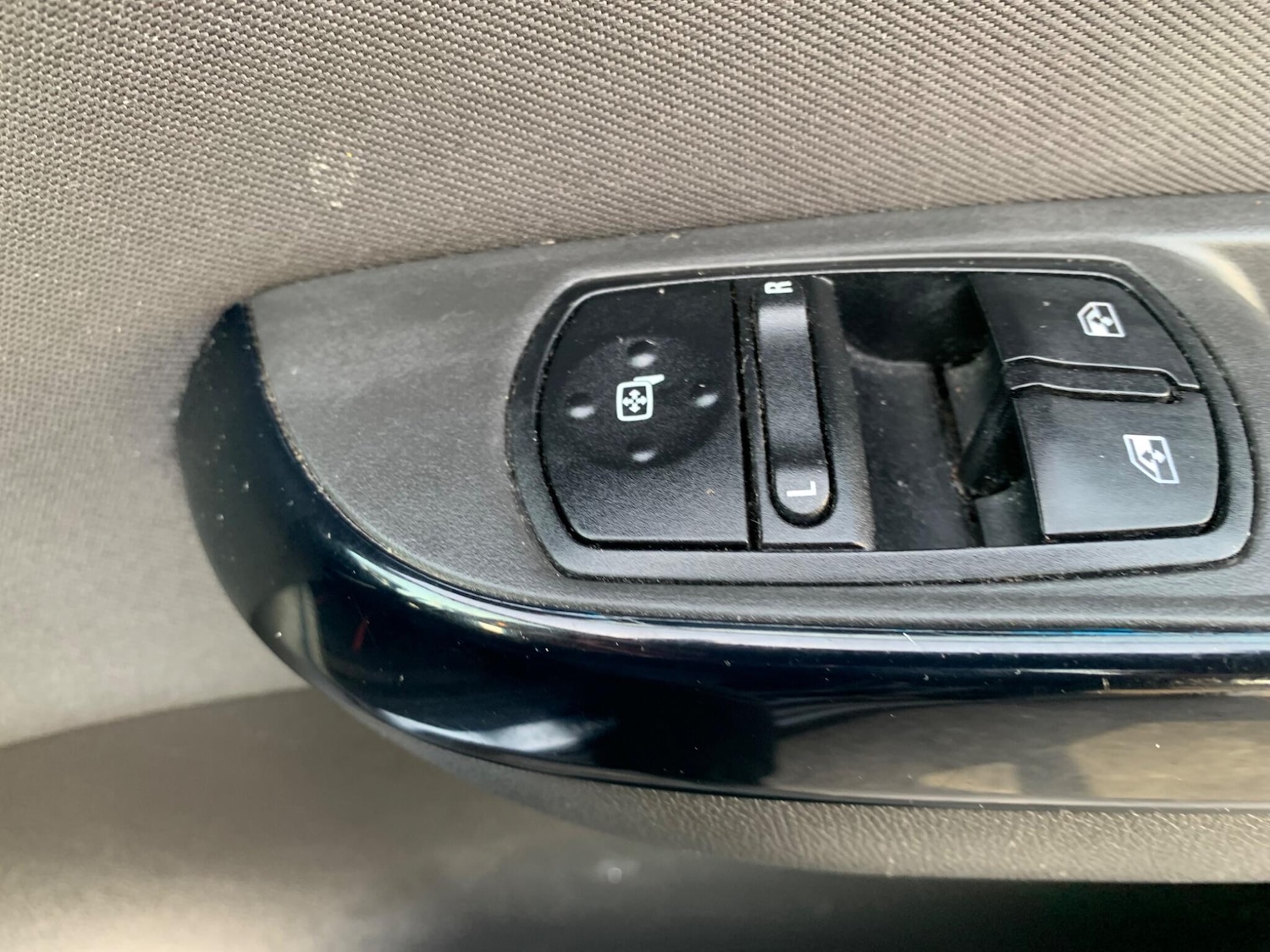 Used Vauxhall Corsa 2015 for sale - 78047084: Photo 18