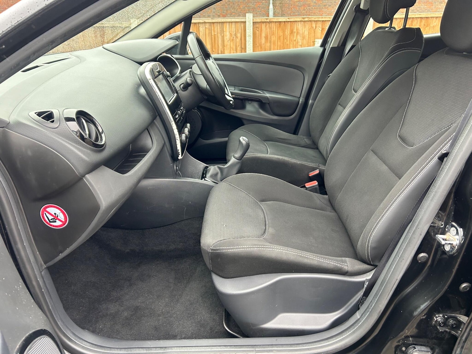 Used Renault Clio 2015 for sale - 78047700: Photo 14