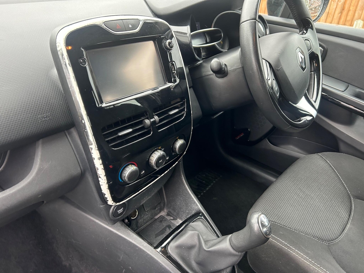 Used Renault Clio 2015 for sale - 78047700: Photo 16