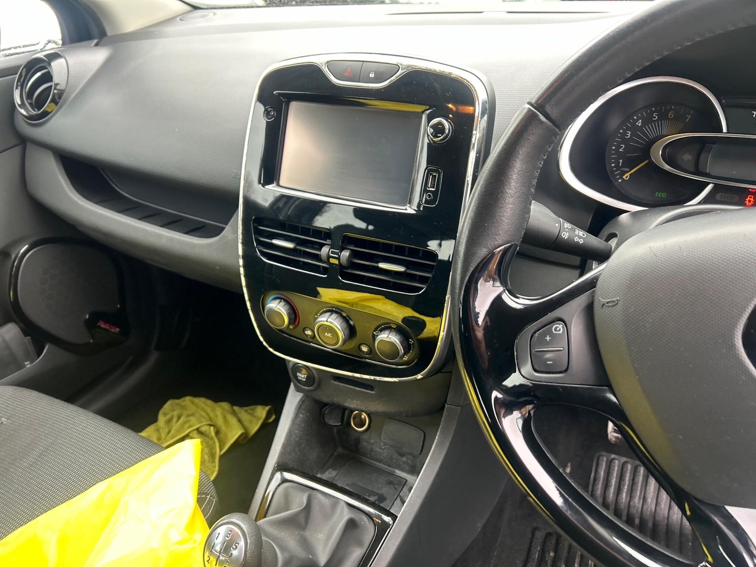 Used Renault Clio 2015 for sale - 78047700: Photo 18