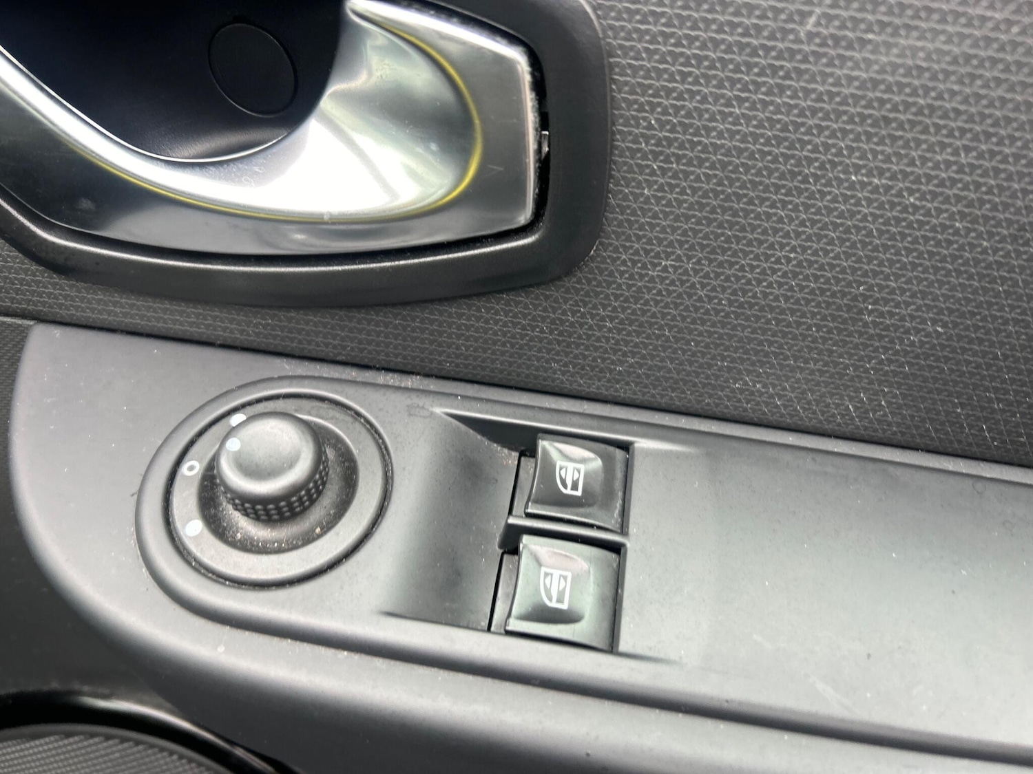 Used Renault Clio 2015 for sale - 78047700: Photo 21