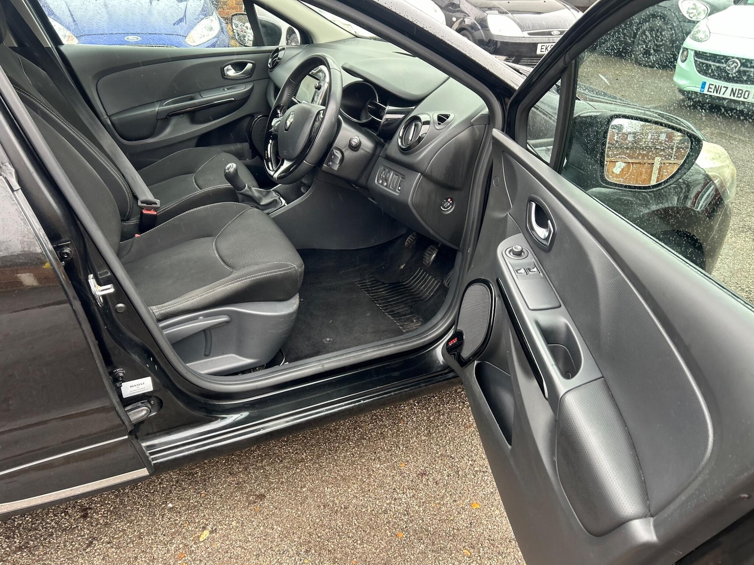 Used Renault Clio 2015 for sale - 78047700: Photo 9