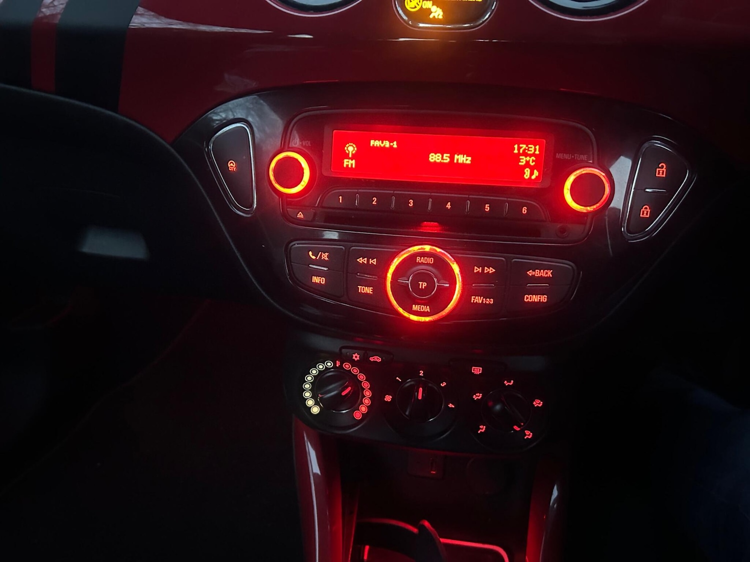 Used Vauxhall ADAM 2013 for sale - 78047123: Photo 25