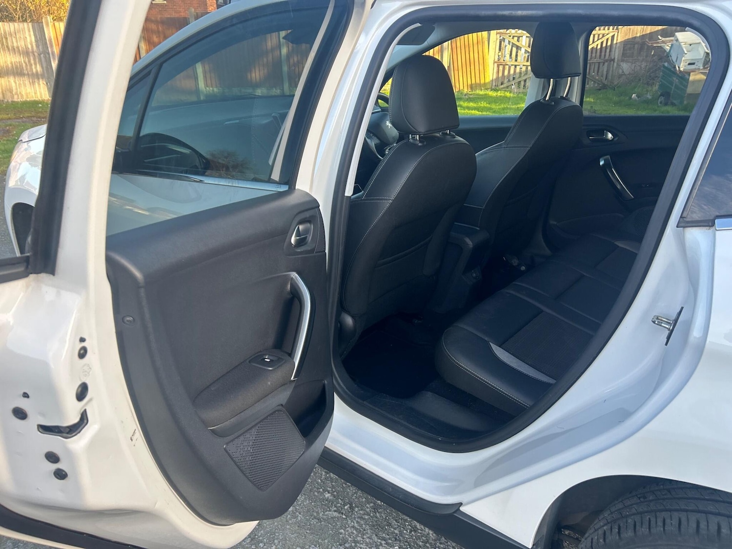 Used Peugeot 2008 2015 for sale - 78047954: Photo 18