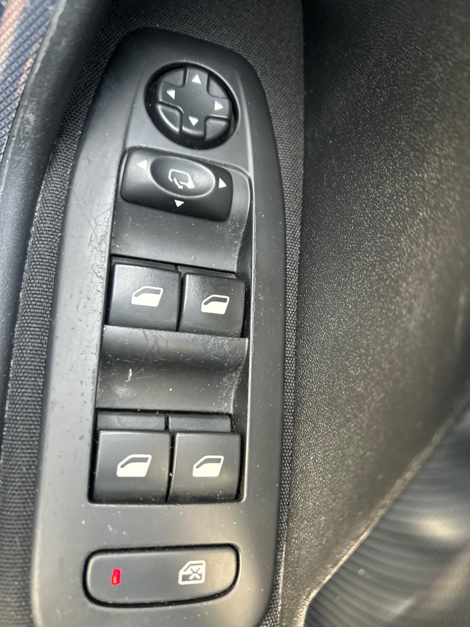 Used Peugeot 2008 2015 for sale - 78047954: Photo 25