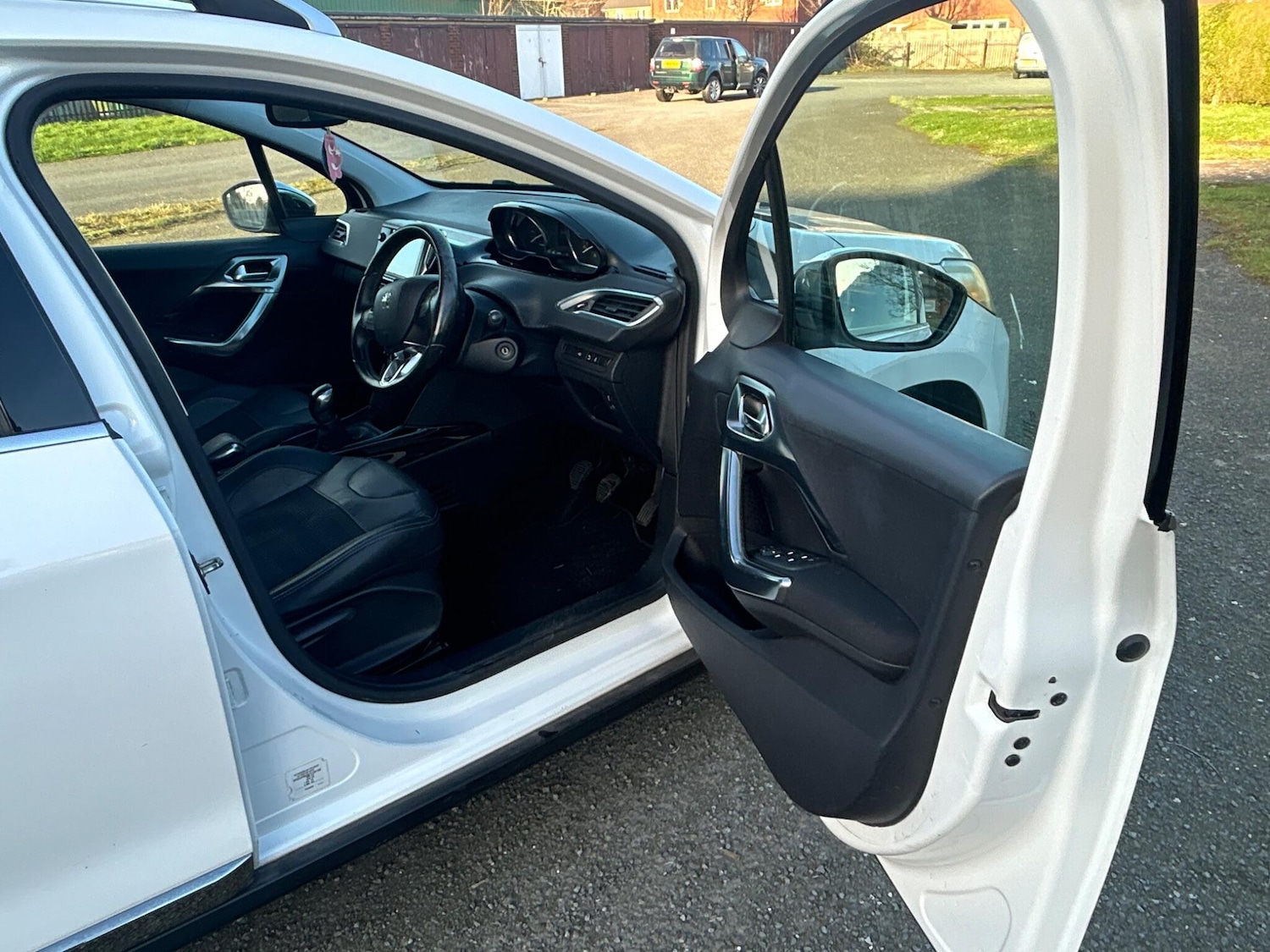 Used Peugeot 2008 2015 for sale - 78047954: Photo 9