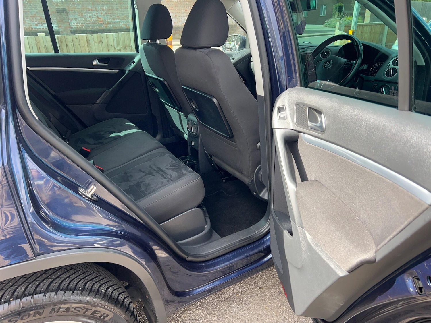 Used Volkswagen Tiguan 2014 for sale - 78058792: Photo 12