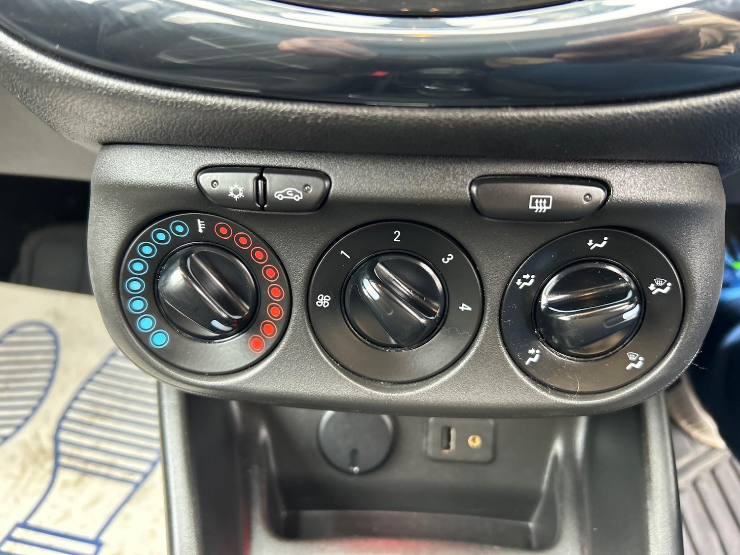 Used Vauxhall Corsa 2015 for sale - 78047549: Photo 18