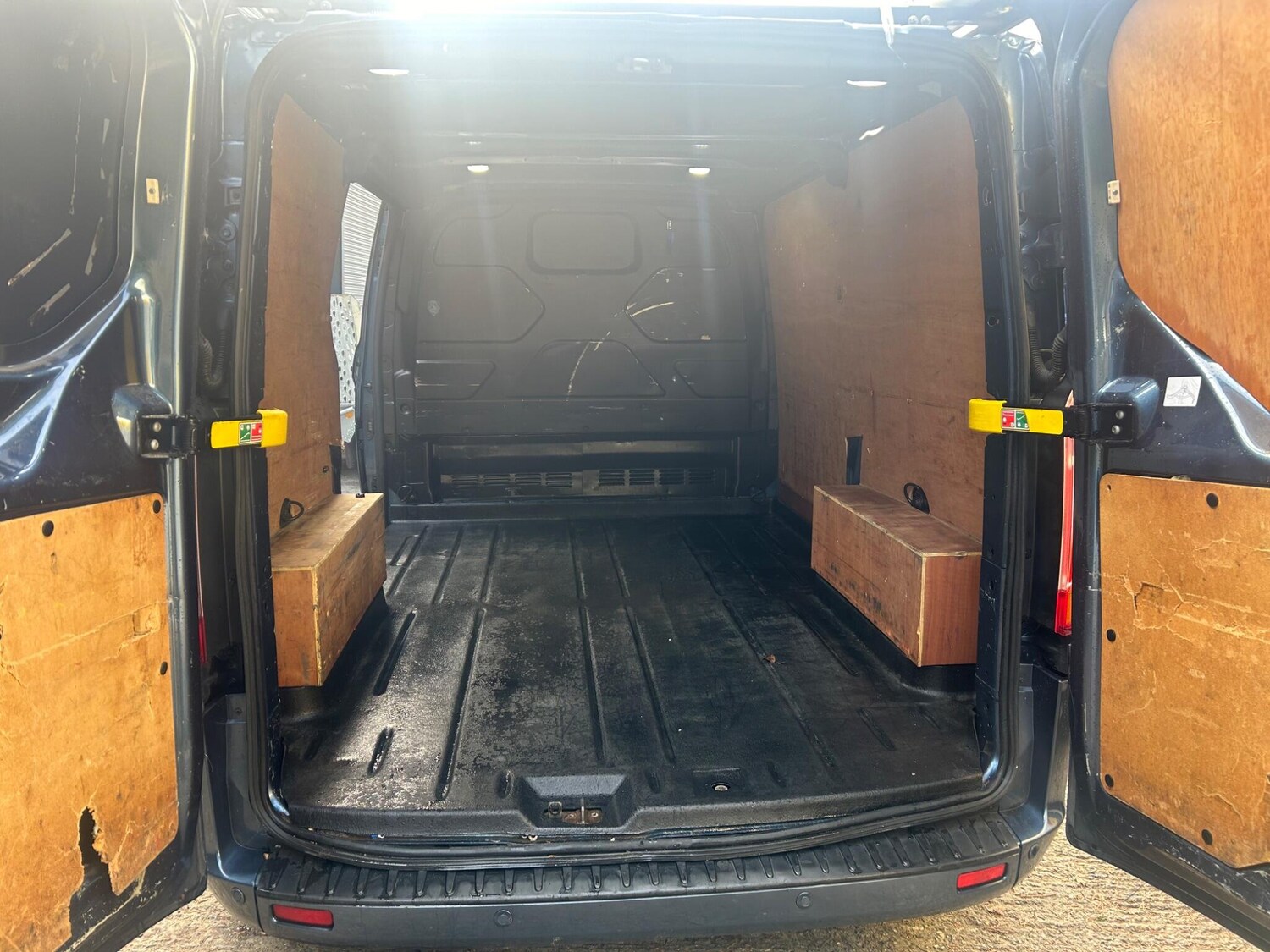 Used Ford Transit Custom 2018 for sale - 78047476: Photo 23