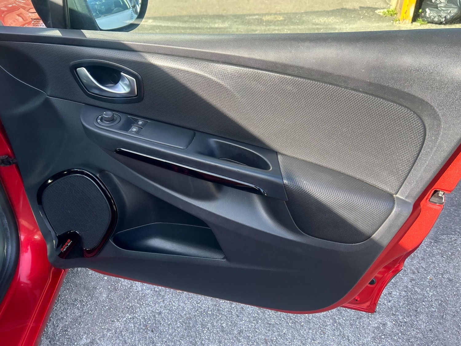 Used Renault Clio 2015 for sale - 78148178: Photo 11