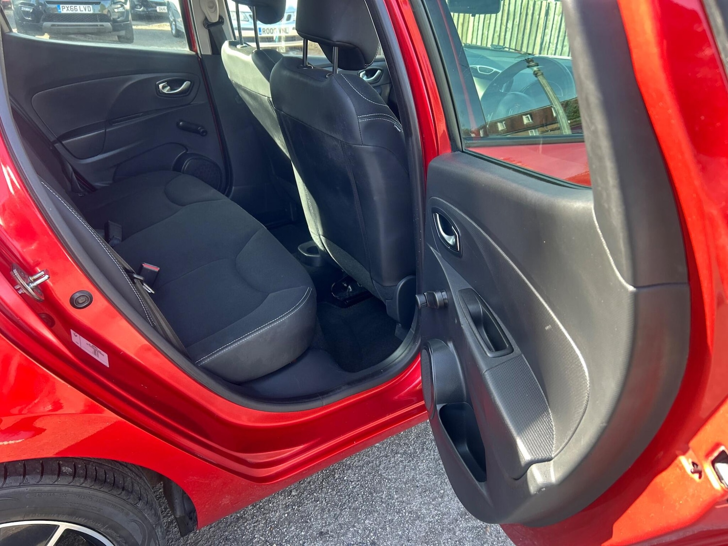 Used Renault Clio 2015 for sale - 78148178: Photo 12