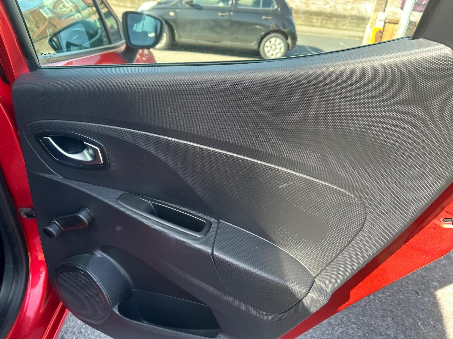 Used Renault Clio 2015 for sale - 78148178: Photo 14